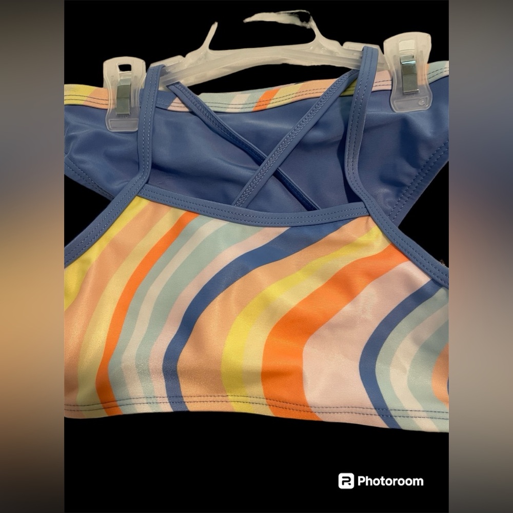 NWT- Girls 2 Piece Swimsuit-size-5T